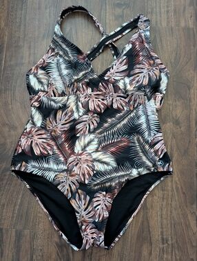 Hurley XXL One-Piece Swimsuit with Pink and Cream Tropical Leaves Plus Size